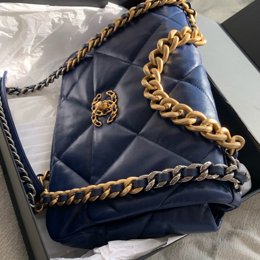 SOLD ON IG: Chanel 19 20C Large Lambskin Flap Bag - Picture 3 of 7